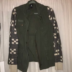 Sweater sleeved jacket